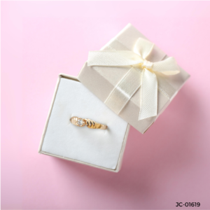 Radiant Gold Ring with Twisted Design & Sparkling Centerpiece